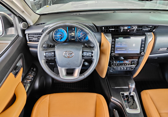 Fortuner Interior 3