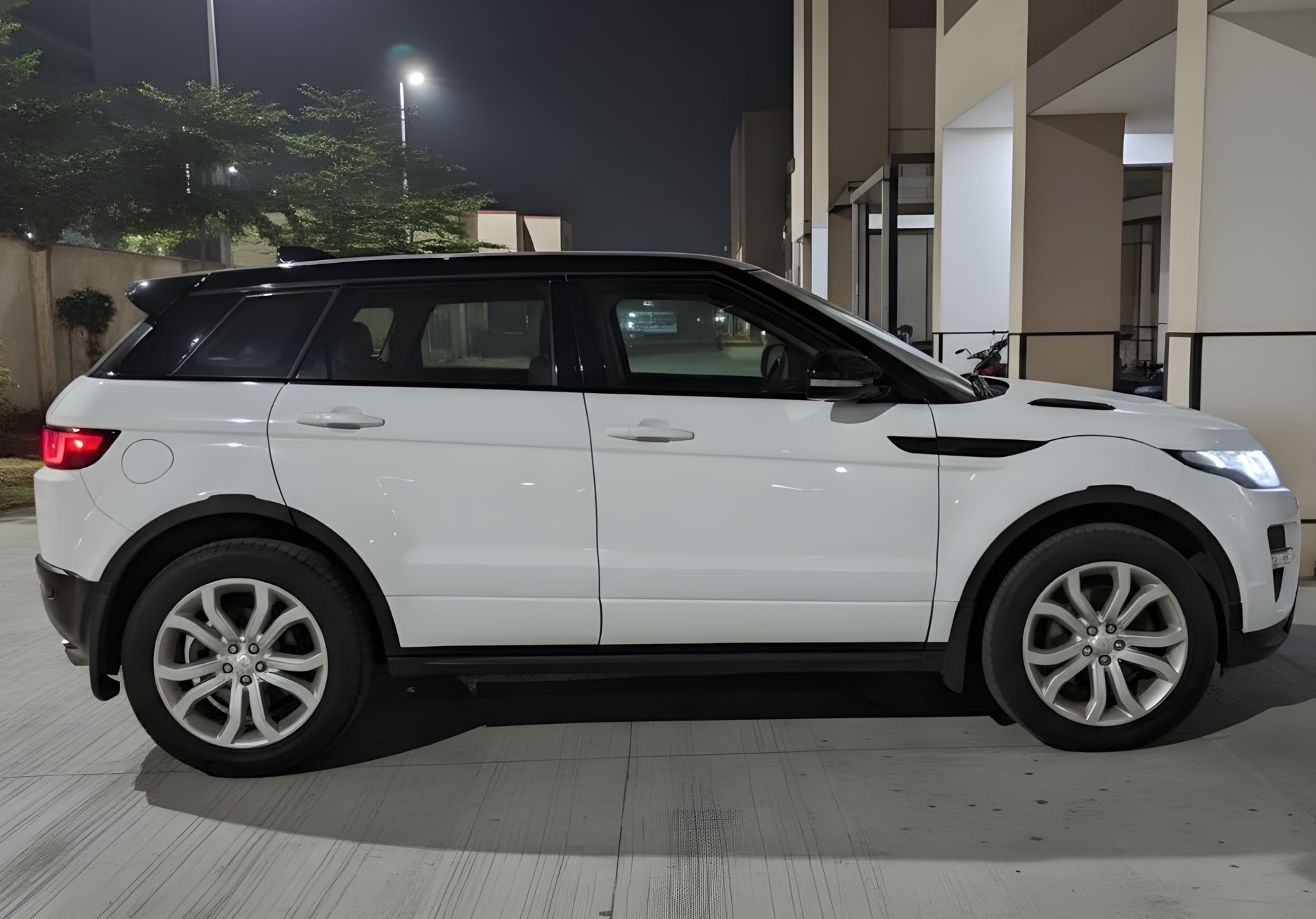 Range Rover Interior 2
